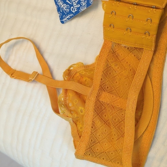 Free people intimately St Tropez yellow eyelet demi underWire Boho Summer bra32B - Picture 5 of 9
